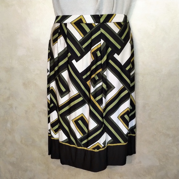LOFT Dresses & Skirts - Ann Taylor Loft Skirt Like New 10